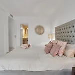 Apartamento Con Enorme Terraza En Complejo Con Piscina En Nueva Andalucia - Lorcrimar
