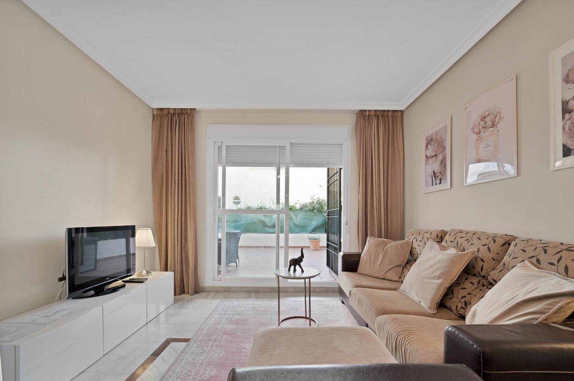 Con Enorme Terraza En Complejo Con Piscina En Nueva Andalucia - Lorcrimar Appartement *